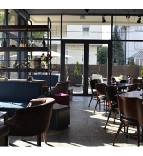 Up town bar Up town bar