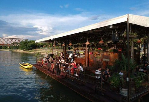 Splav kućica na vodi Splav kućica na vodi